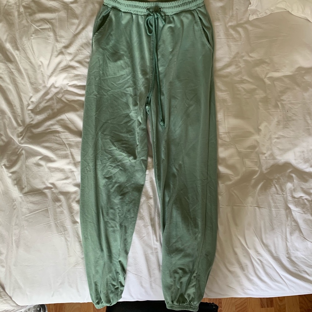 SHEIN LIGHT GREEN SWEATPANTS!! (NEVER WORN)!
